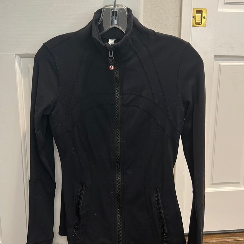 Lululemon define jacket size 4